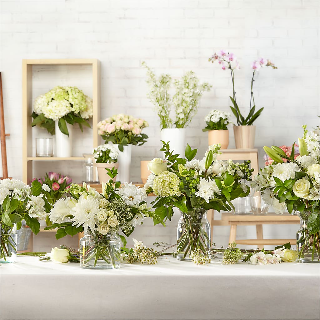 Classic Ivory – A Florist Original – BURNETT'S FLOWERS & GIFTS, Tulsa OK