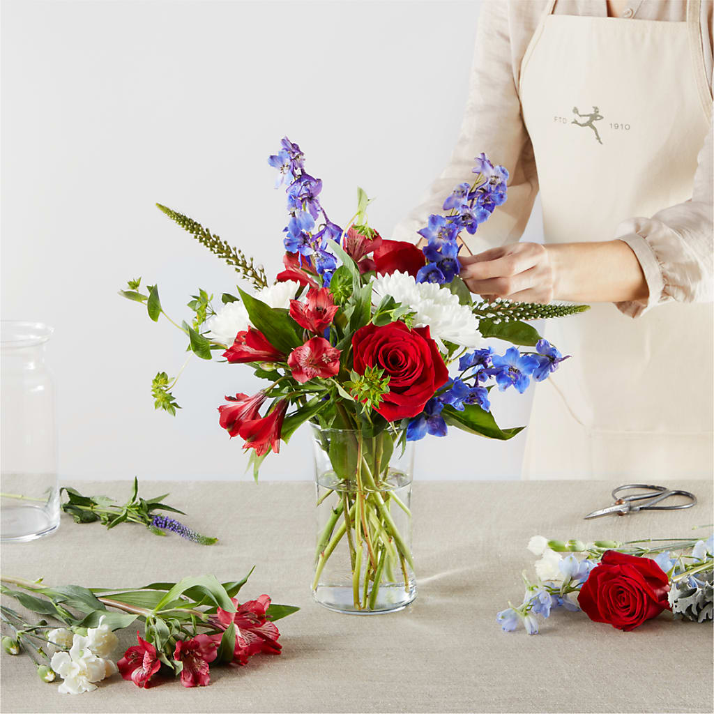 Star Spangled - A Florist Original – BURNETT'S FLOWERS & GIFTS, Tulsa OK
