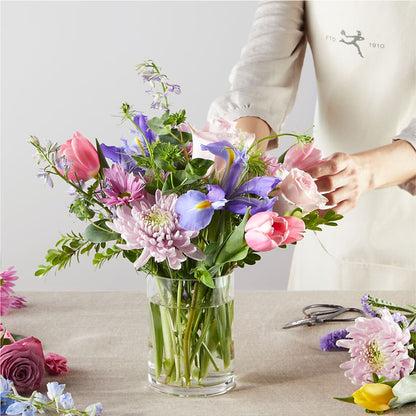 Pastel Tradition - A Florist Original – BURNETT'S FLOWERS & GIFTS, Tulsa OK