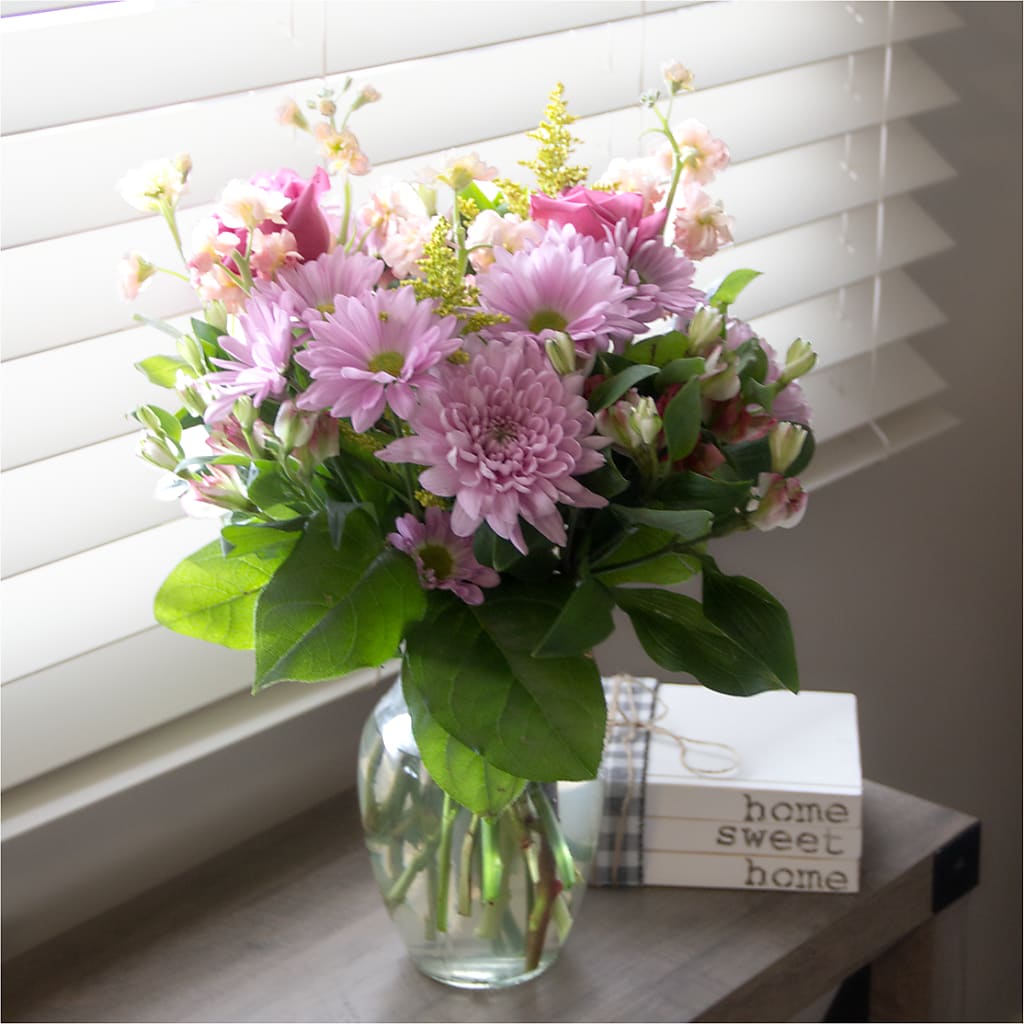 Pastel Tradition - A Florist Original – BURNETT'S FLOWERS & GIFTS, Tulsa OK