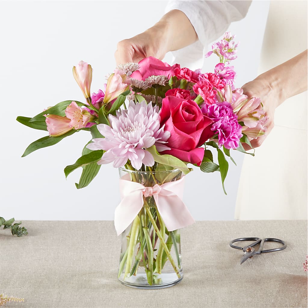 Pink Ribbon - A Florist Original – BURNETT'S FLOWERS & GIFTS, Tulsa OK