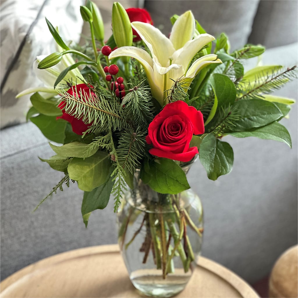 Sparkling Snowflakes Bouquet – BURNETT'S FLOWERS & GIFTS, Tulsa OK