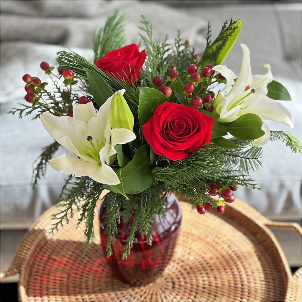 Evergreen Delight Bouquet – BURNETT'S FLOWERS & GIFTS, Tulsa OK