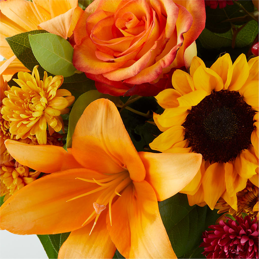 Grateful Centerpiece – BURNETT'S FLOWERS & GIFTS, Tulsa OK