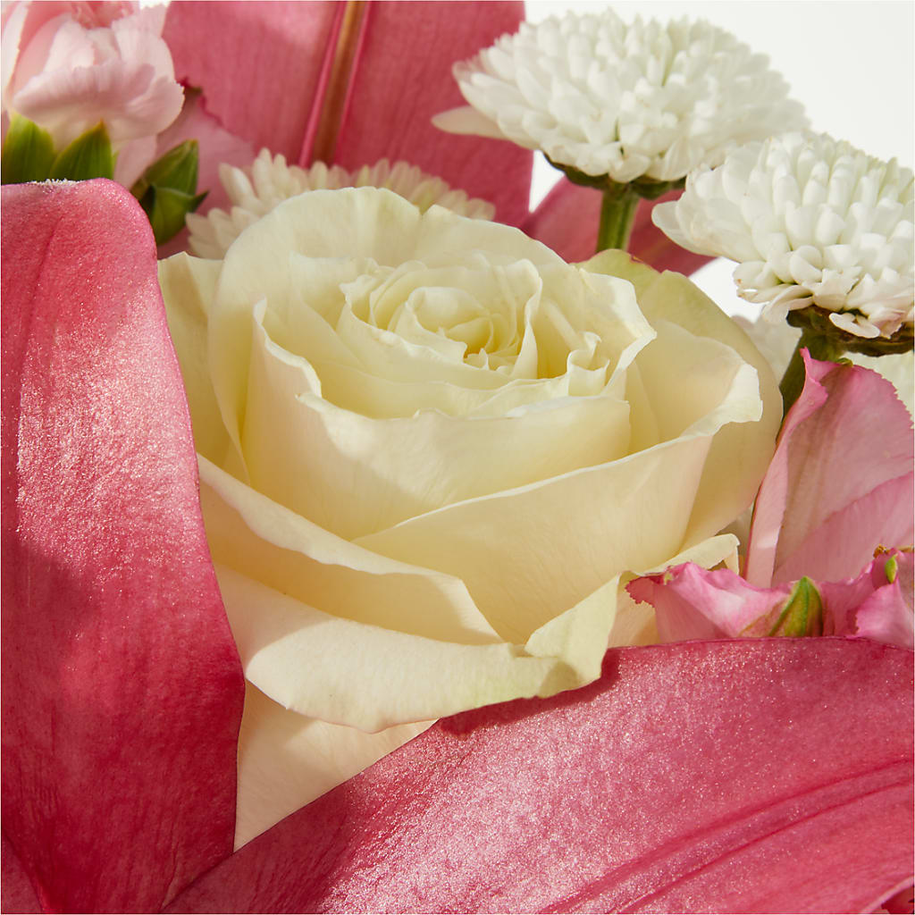 Piece of Cake Bouquet – BURNETT'S FLOWERS & GIFTS, Tulsa OK