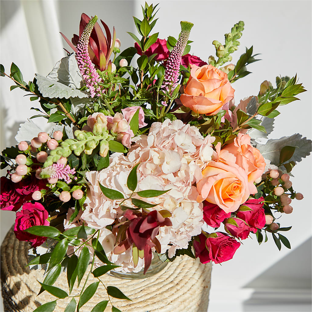 Glitz & Glam Bouquet – BURNETT'S FLOWERS & GIFTS, Tulsa OK
