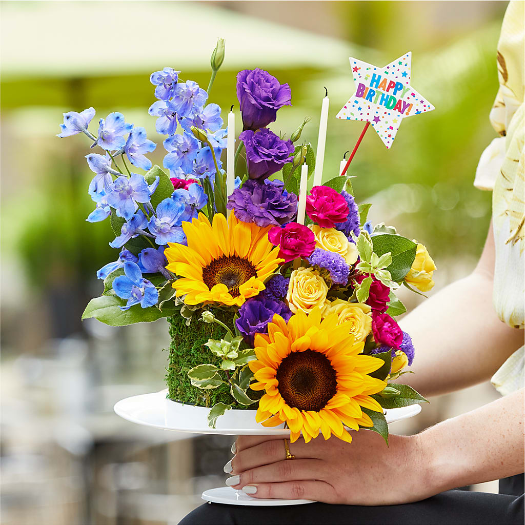Star of the Day Floral Cake – BURNETT'S FLOWERS & GIFTS, Tulsa OK