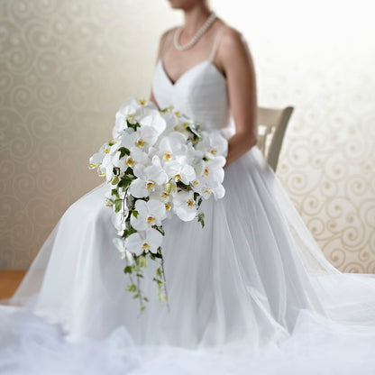 Classic White Bouquet – BURNETT'S FLOWERS & GIFTS, Tulsa OK